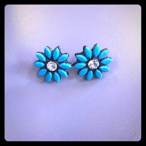 Amrita Singh Daisy Stud Earrings